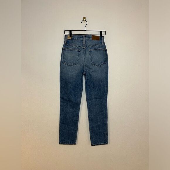 Classic Blue Women's Jeans - Picture 4 of 11